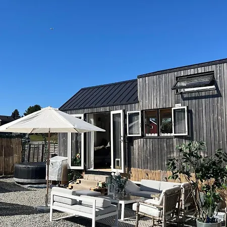 Unique Tiny House With Hot Tub Just 30 Minutes From Oslo *