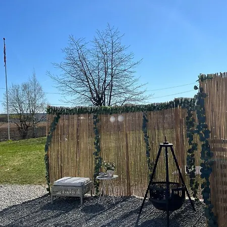בית נופש Unique Tiny House With Hot Tub Just 30 Minutes From Oslo *
