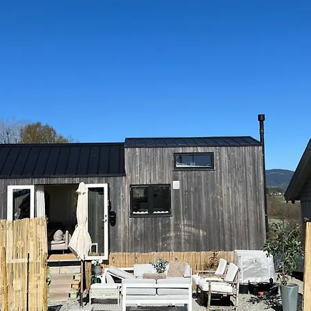 בית נופש Unique Tiny House With Hot Tub Just 30 Minutes From Oslo